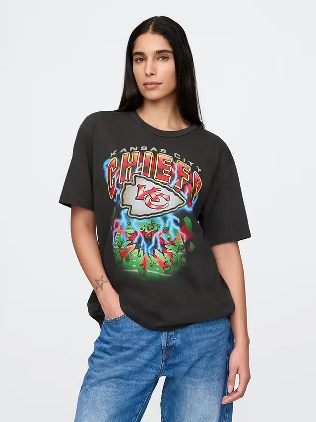 Camiseta con diseño de los Kansas City Chiefs de la NFL para adultos