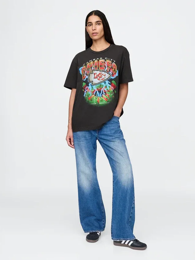 Camiseta con diseño de los Kansas City Chiefs de la NFL para adultos