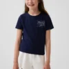 Camiseta con diseño gráfico para niños
