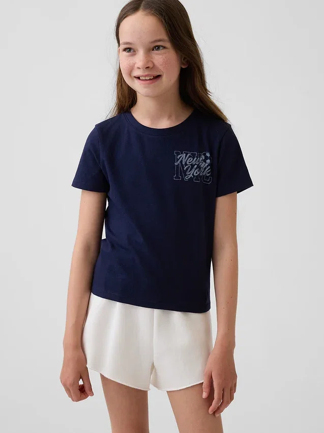 Camiseta con diseño gráfico para niños
