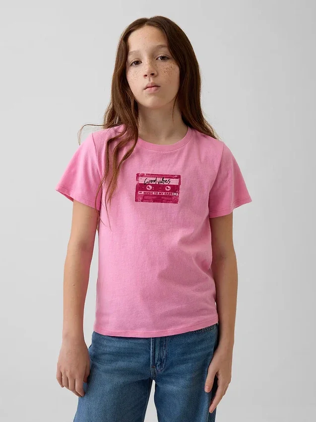 Camiseta con diseño gráfico para niños