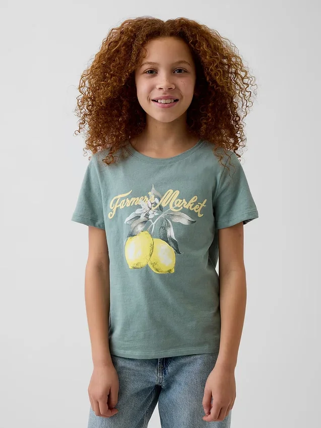 Camiseta con diseño gráfico para niños