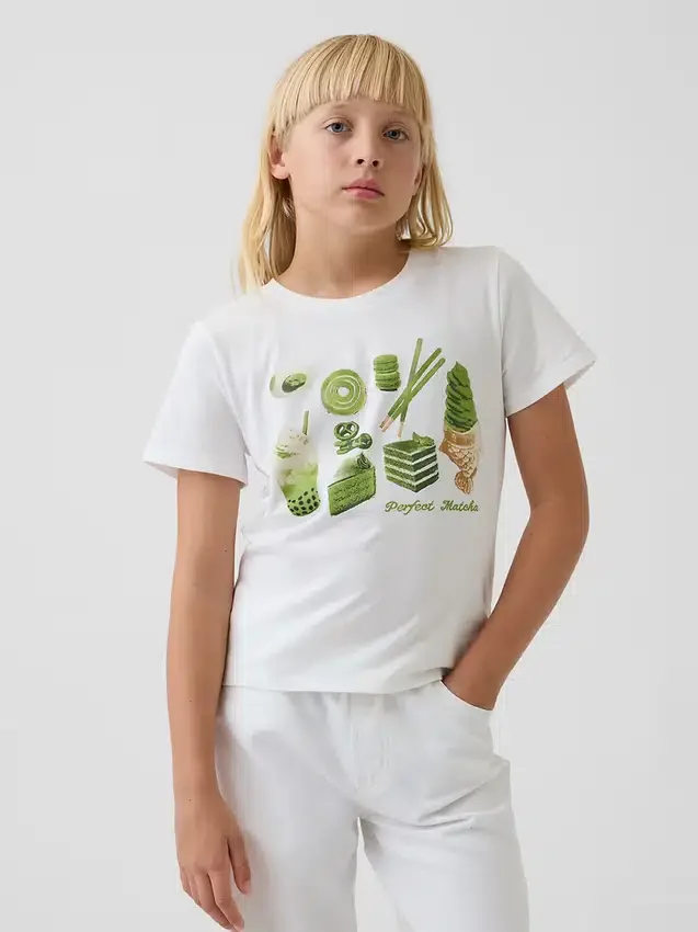 Camiseta con diseño gráfico para niños