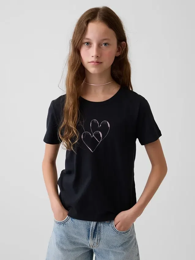 Camiseta con diseño gráfico para niños
