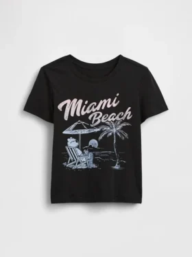 Camiseta con diseño gráfico para niños