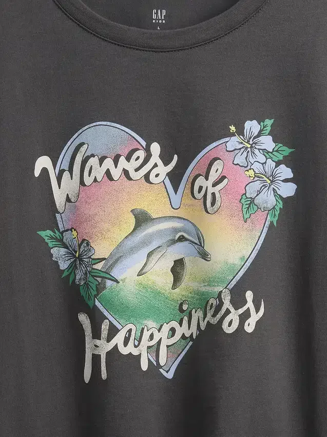 Camiseta con diseño gráfico para niños
