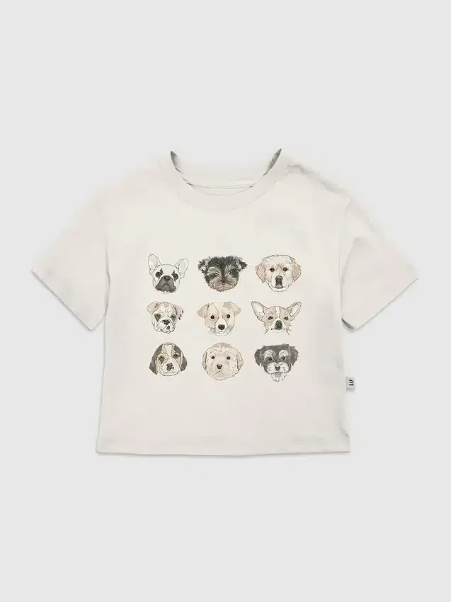 Camiseta con diseño variado de cachorritos para niños pequeños