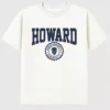 Camiseta con el sello universitario de la Universidad de Howard en diseño gráfico oscuro