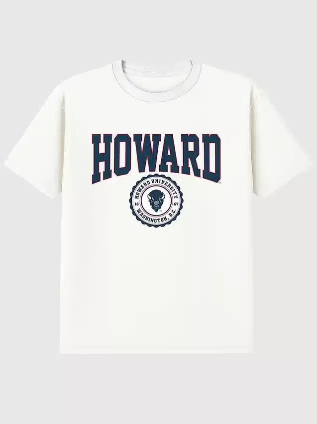 Camiseta con el sello universitario de la Universidad de Howard en diseño gráfico oscuro