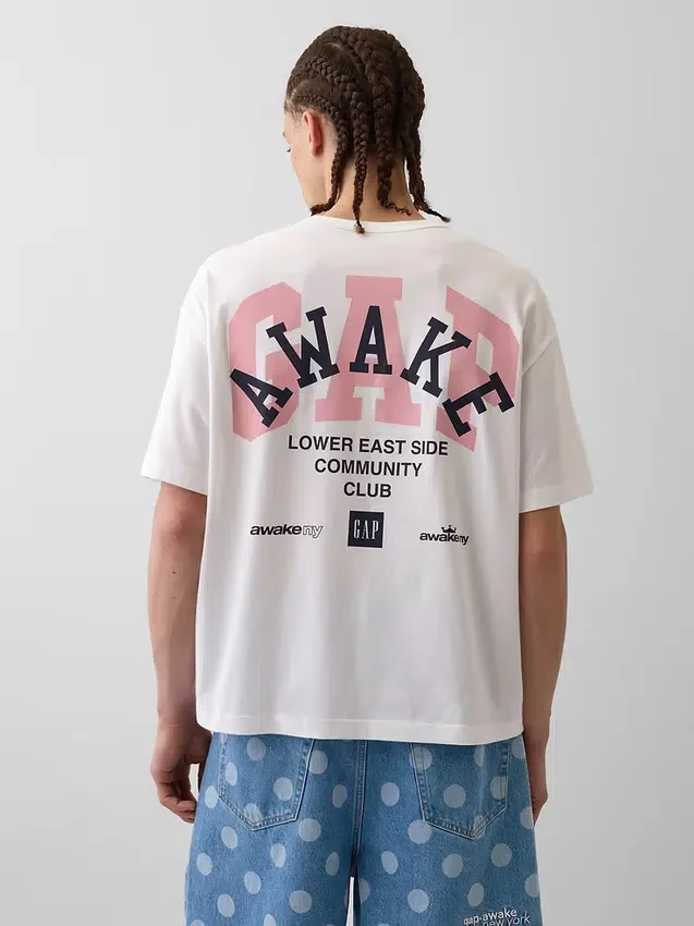 Camiseta con logo de estilo relajado de GAP × Awake Ny