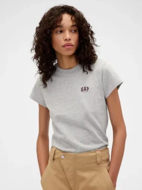Camiseta con logotipo de algodón orgánico GAP × Victoria Beckham