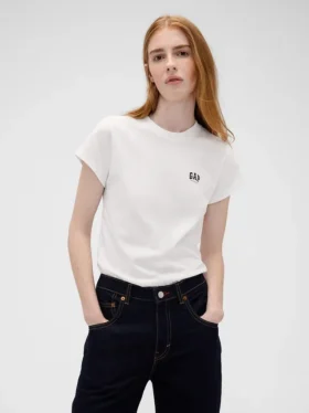 Camiseta con logotipo de algodón orgánico GAP × Victoria Beckham