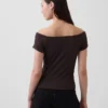 Camiseta corta de jersey de punto tupido con hombros al aire