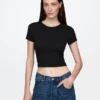 Camiseta corta moderna