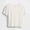 Camiseta corta moderna