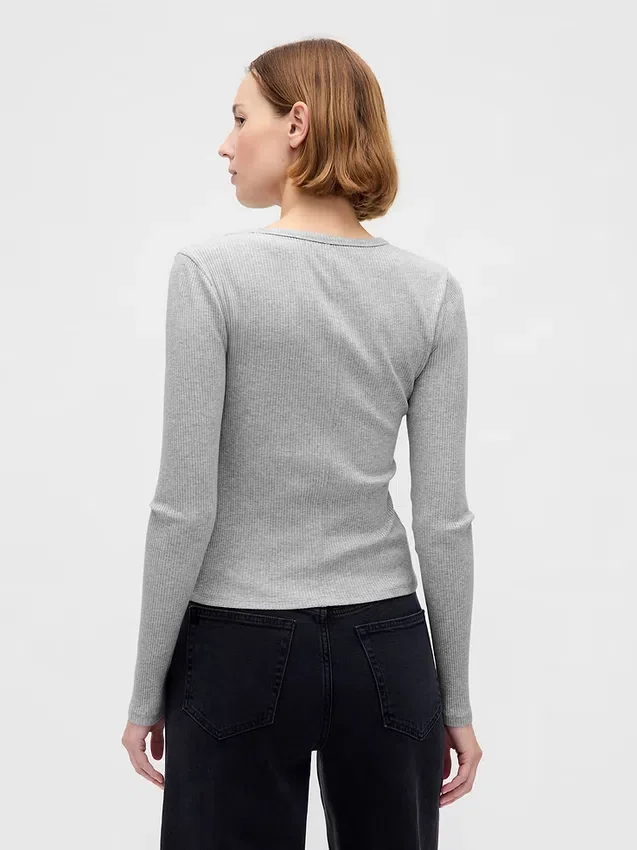 Camiseta corta moderna de canalé compacto