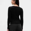 Camiseta corta moderna de canalé compacto