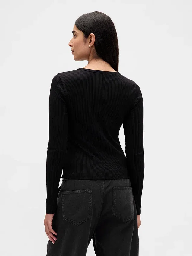 Camiseta corta moderna de canalé compacto