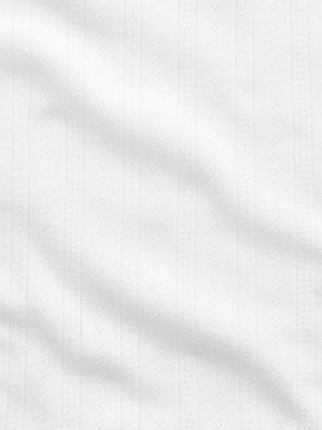 Camiseta de pijama tipo camisola con punto calado y dobladillo ondulado