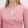 Camiseta de pijama tipo Henley con punto calado de GAP × Summer Fridays