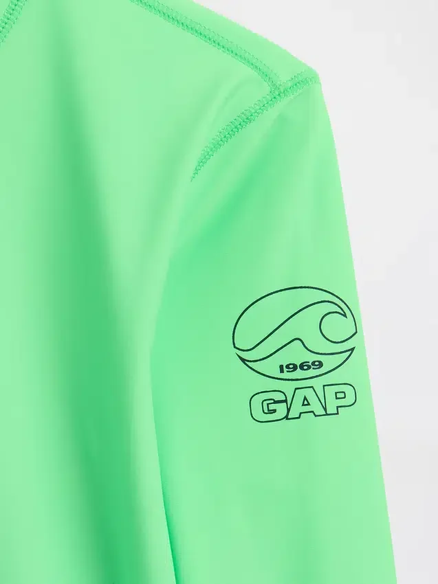 Camiseta de protección solar con logo para niños