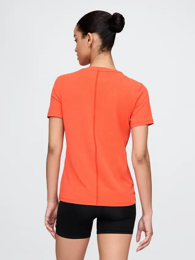 Camiseta GapFit Breathe