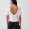 Camiseta Gapstudio con bolsillo y espalda redondeada