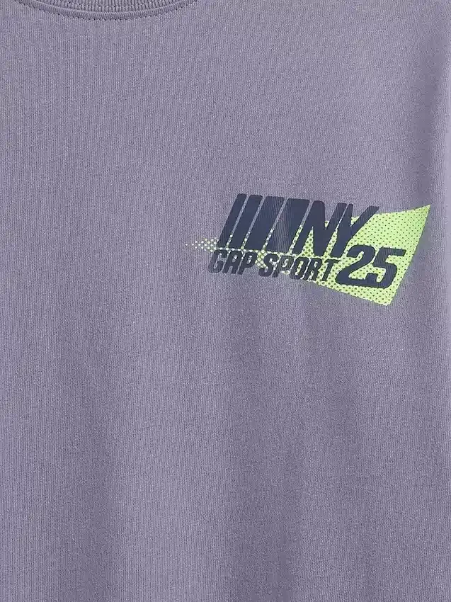 Camiseta infantil 2 en 1 con logotipos gráficos