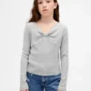 Camiseta infantil con cuello de lazo