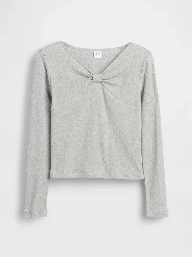 Camiseta infantil con cuello de lazo
