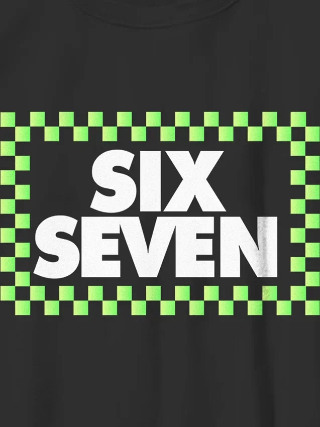 Camiseta infantil con diseño a cuadros de Six Seven