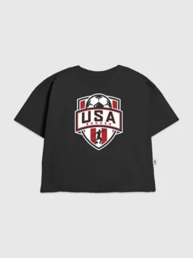 Camiseta infantil con diseño de escudo de fútbol de EE. UU.
