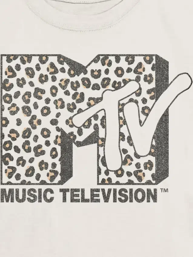 Camiseta infantil con diseño gráfico del logotipo de MTV con estampado de leopardo