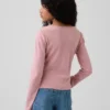 Camiseta infantil con lazo cruzado en el frente