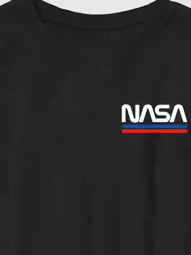 Camiseta infantil con logo bordado de la NASA