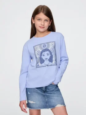 Camiseta infantil Gap × Disney con diseño de Moana