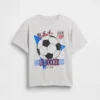 Camiseta infantil holgada con diseño gráfico