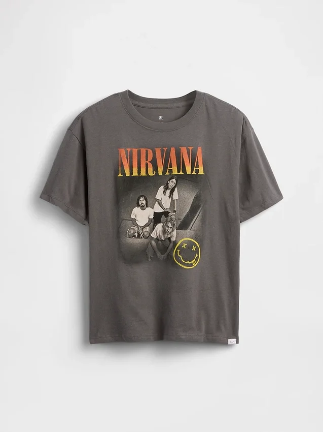 Camiseta infantil holgada con diseño gráfico