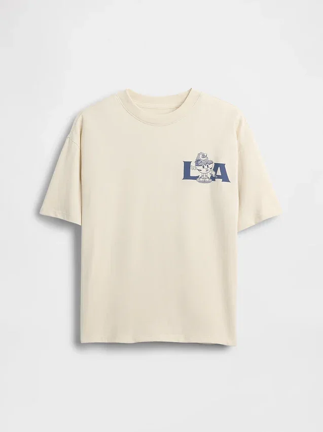 Camiseta infantil holgada con diseño gráfico