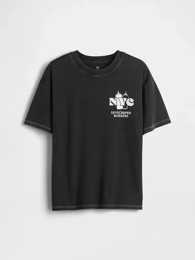 Camiseta infantil holgada con diseño gráfico