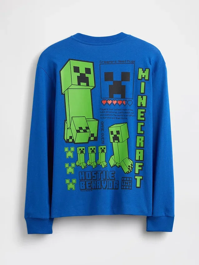 Camiseta infantil holgada con diseño gráfico