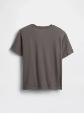 Camiseta infantil holgada con diseño gráfico