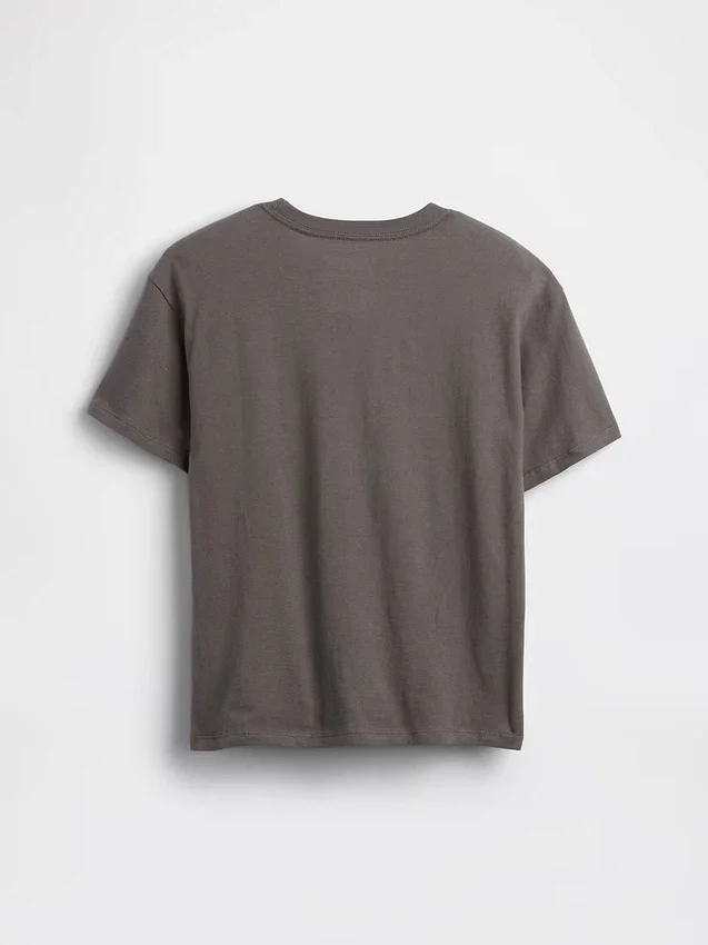 Camiseta infantil holgada con diseño gráfico
