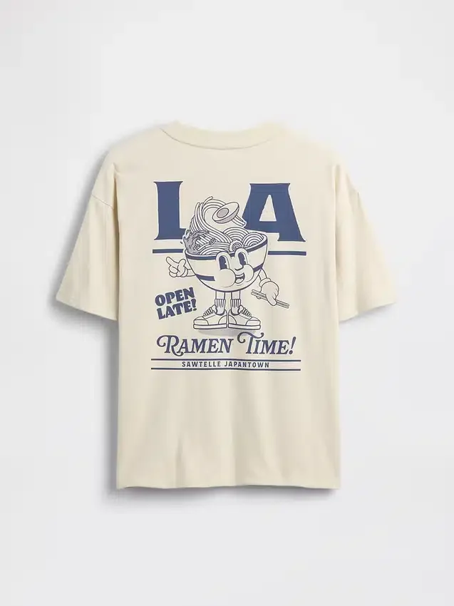 Camiseta infantil holgada con diseño gráfico