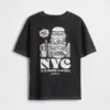 Camiseta infantil holgada con diseño gráfico