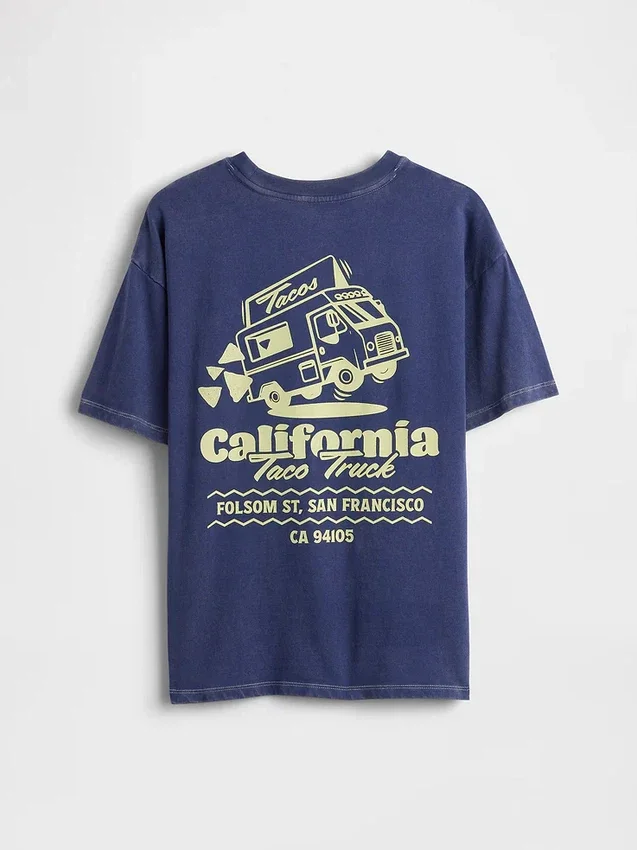 Camiseta infantil holgada con diseño gráfico