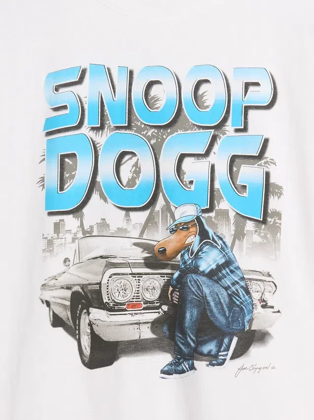 Camiseta infantil holgada con diseño gráfico