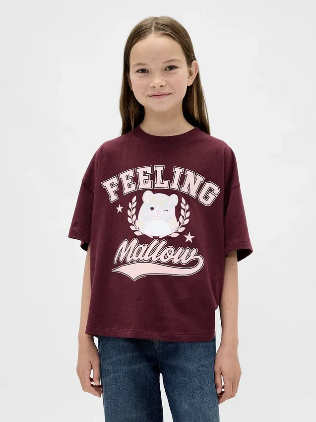 Camiseta infantil oversize con diseño gráfico