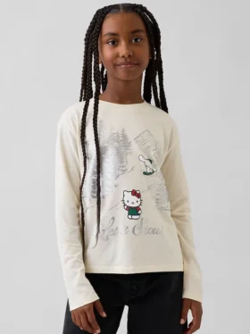 Camiseta infantil oversize con diseño gráfico