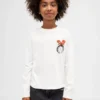 Camiseta infantil oversize con diseño gráfico